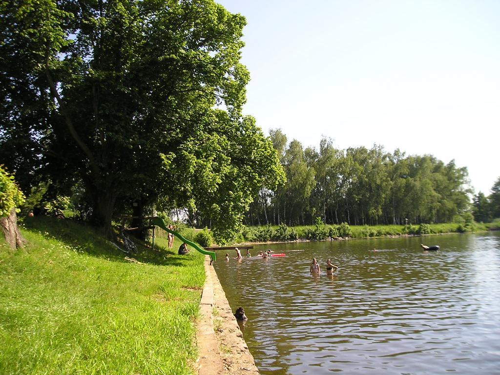 Camp Telc - U Rostenky מראה חיצוני תמונה